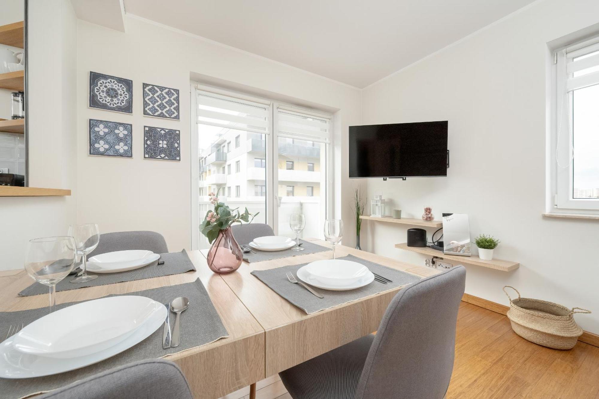 One Bedroom Apartment Nadodrze With Free Garage Wroclaw By Noclegi Renters Exterior foto