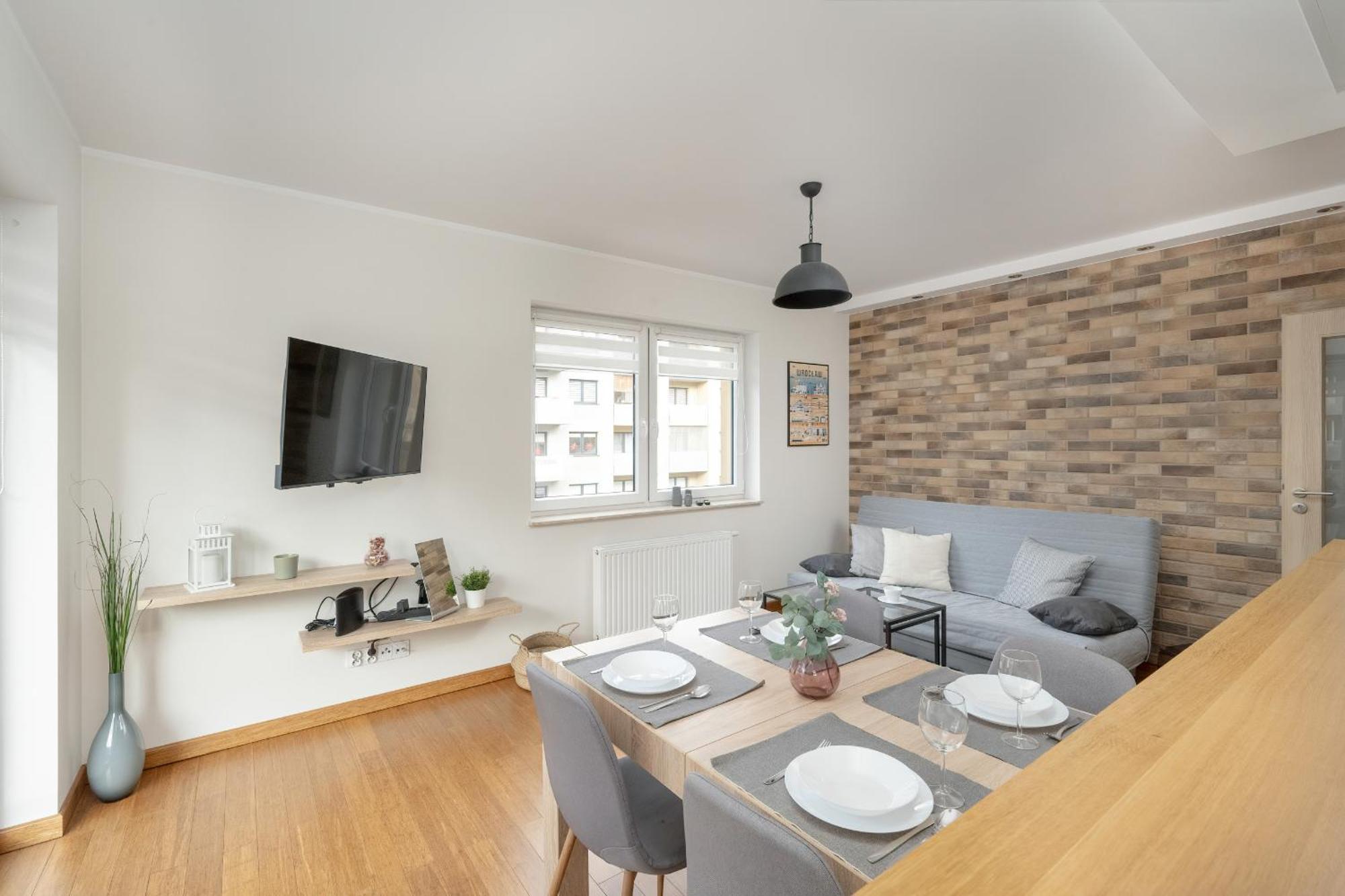 One Bedroom Apartment Nadodrze With Free Garage Wroclaw By Noclegi Renters Exterior foto